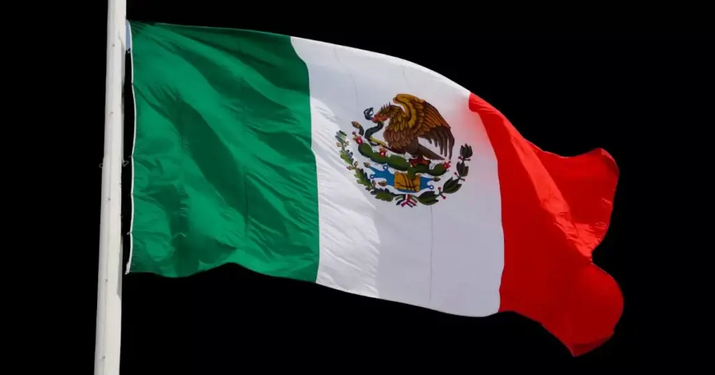 What bird is on the mexican flag